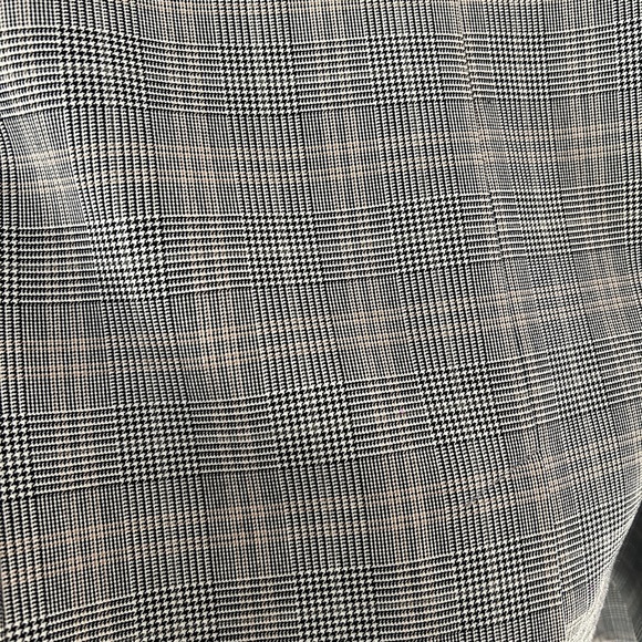 Aritzia Babaton Plaid Gray Blazer - Picture 6 of 6